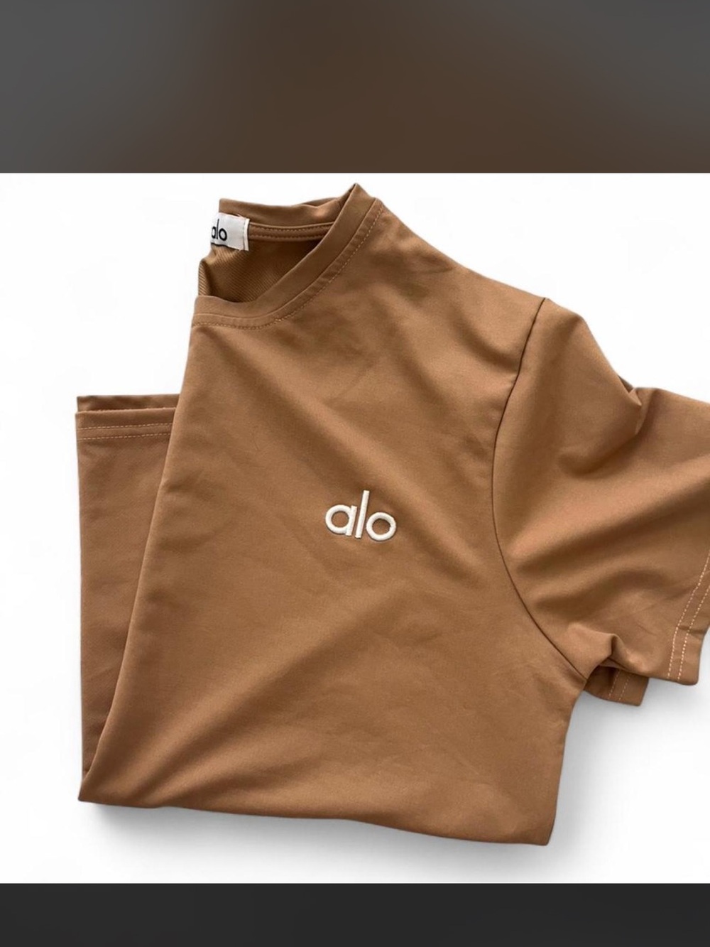 ALO Yoga Short Sleeve Tee in Camel Brown